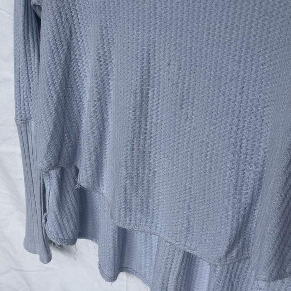 Free people distressed light blue sweater cowl - Picture 2 of 5